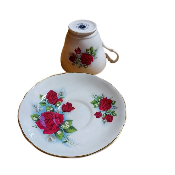 Red Roses Cup & Saucer Royal Ascot Bone China Gold Trim England Vintage Tea set - Picture 4 of 15